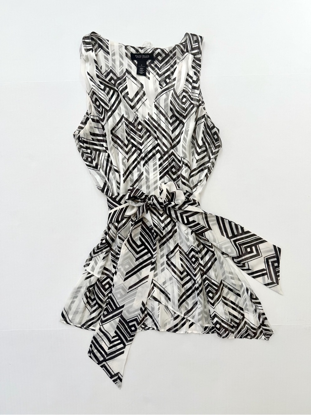 White House Black Market Black & White Geometric Tie-Waist Sleeveless Blouse